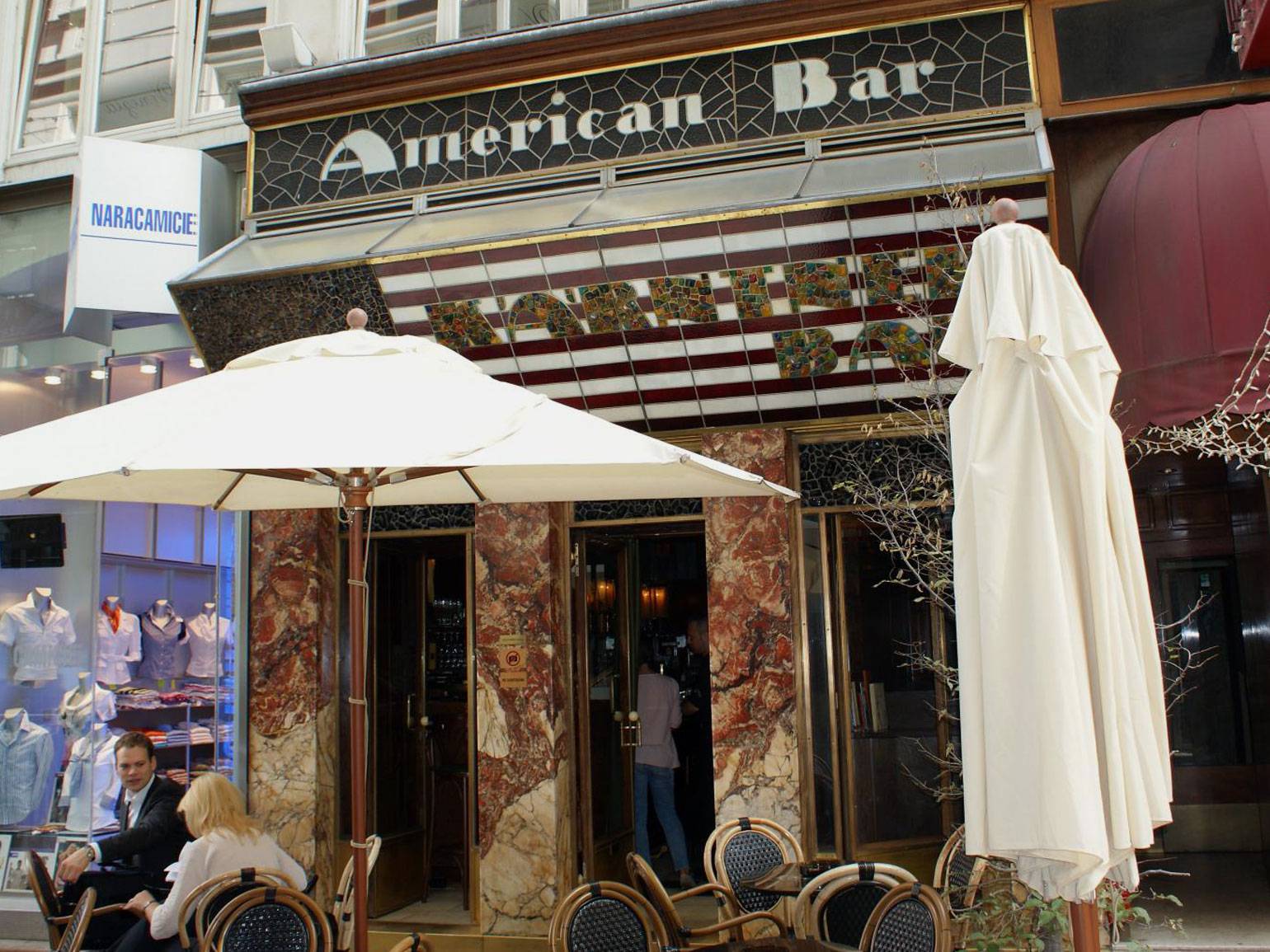 Американский бар интерьер