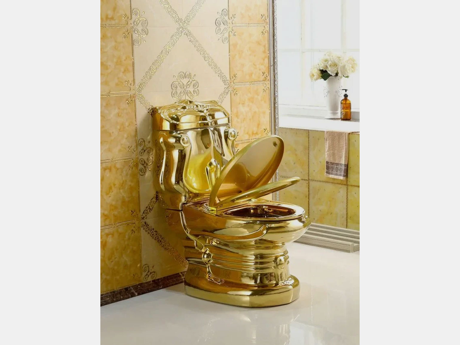 Золотой унитаз