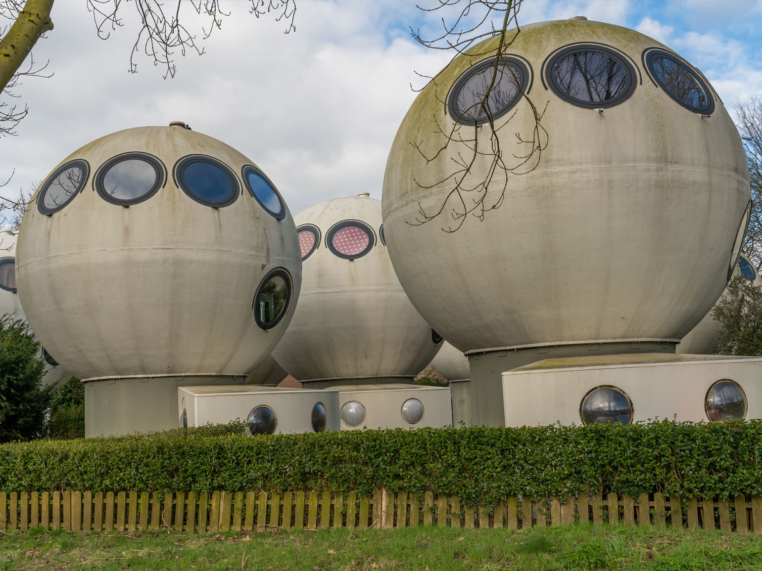 Круглые окна домов Болвонингена