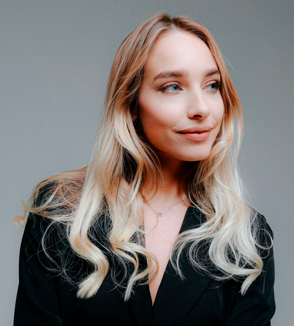 Александра Яковлева